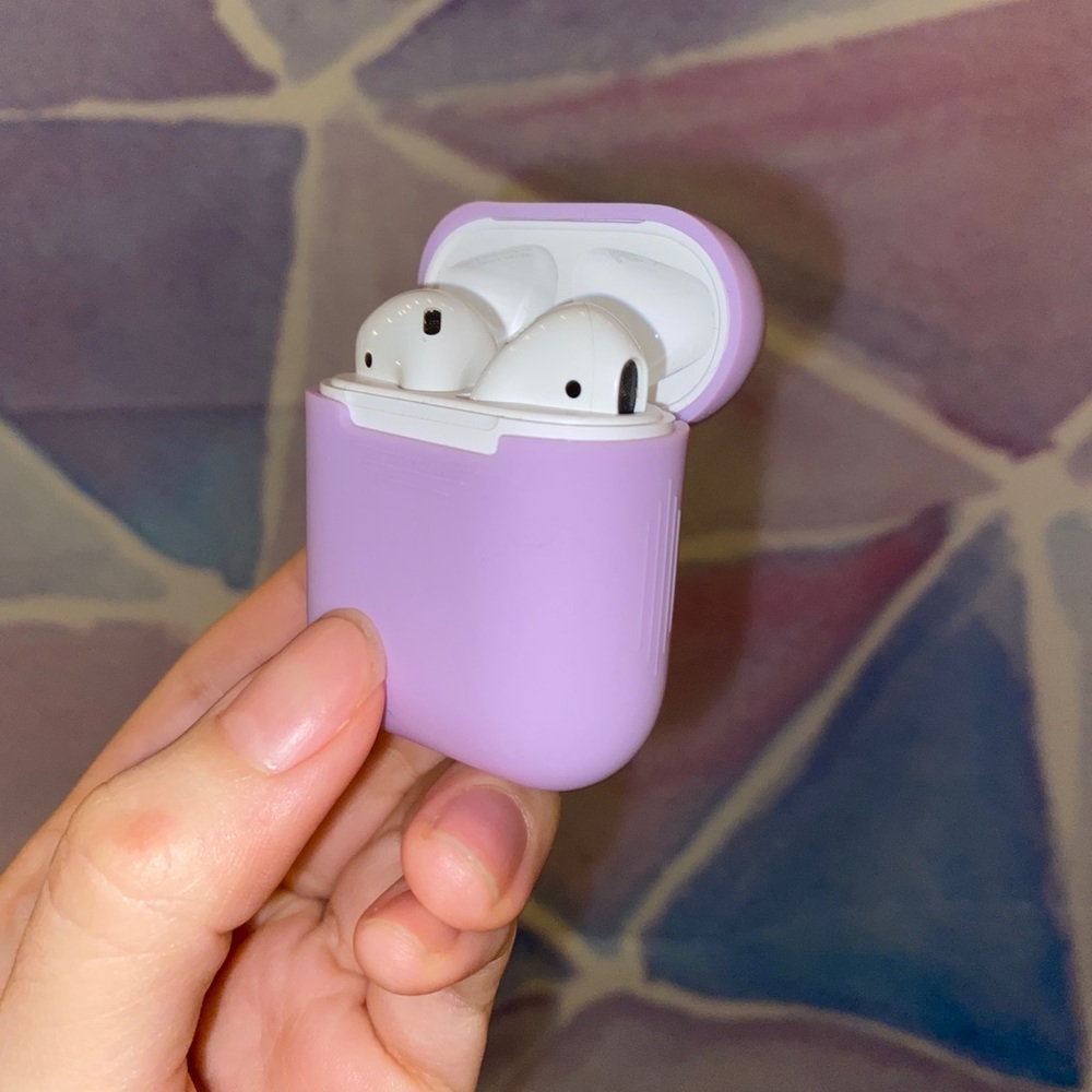 Purple / Lilac Airpods Case